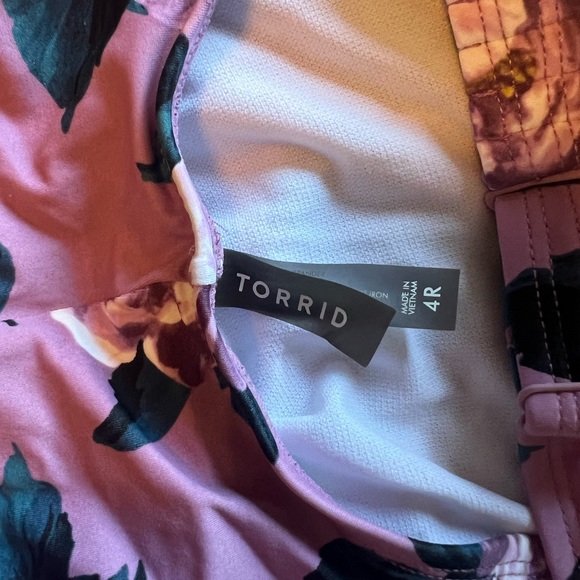 Torrid size 4 swimsuit one piece underwire purple with floral pattern - Picture 3 of 5